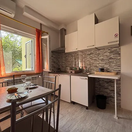 Διαμέρισμα Moreno 1 With Seaview Poljica (Trogir)